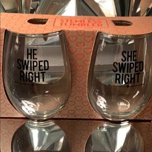 Stemless wine glasses